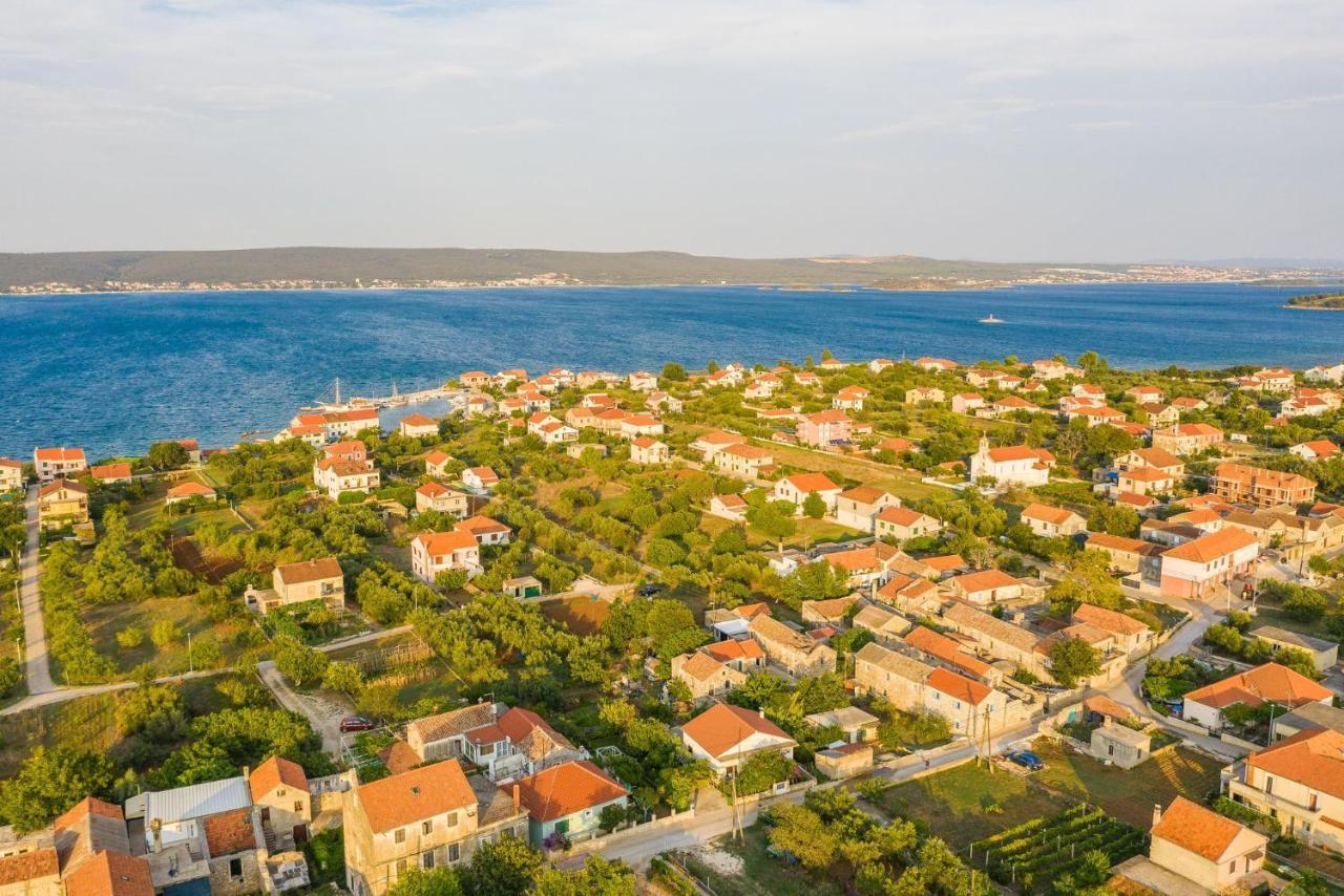 Neviđane Holiday Home Lipa Nasa מראה חיצוני תמונה