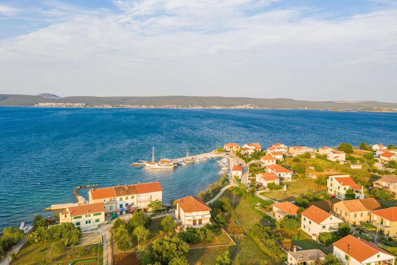 Neviđane Holiday Home Lipa Nasa מראה חיצוני תמונה
