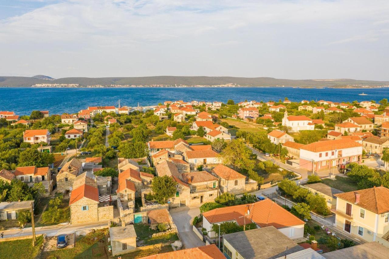 Neviđane Holiday Home Lipa Nasa מראה חיצוני תמונה